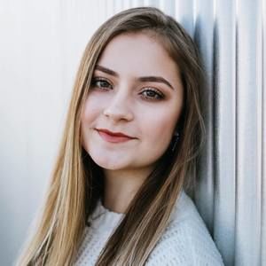 Meet your Posher, Isabel